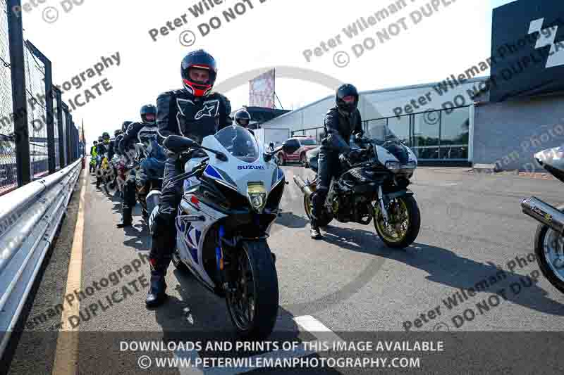 donington no limits trackday;donington park photographs;donington trackday photographs;no limits trackdays;peter wileman photography;trackday digital images;trackday photos